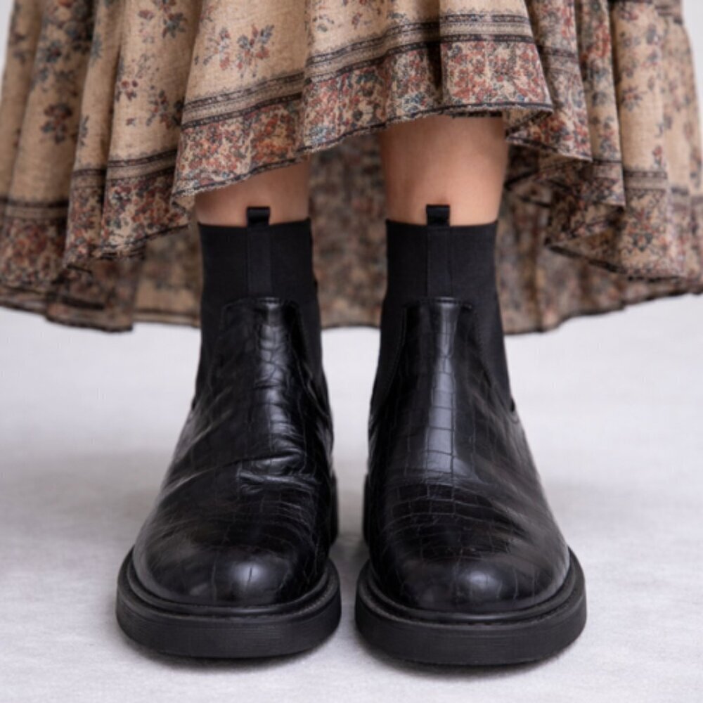 Free People Chelsea Boots Croc Embossed Leather Black Sz 39.5  (8.5)